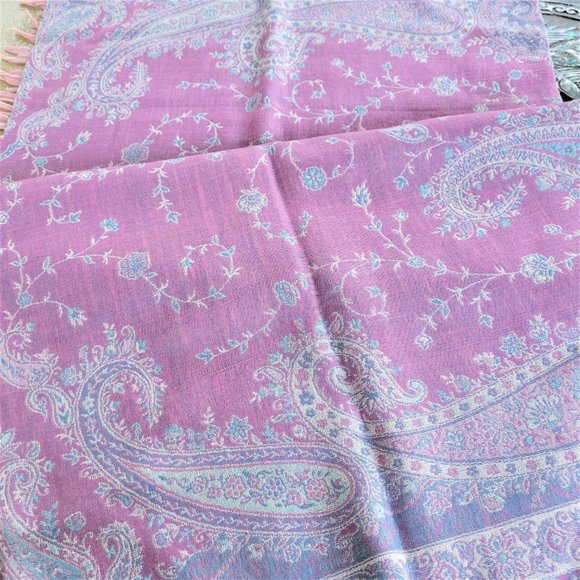 Large Oversize Wrap Around Light Pink Woolen Shawl - Picture 8 of 9